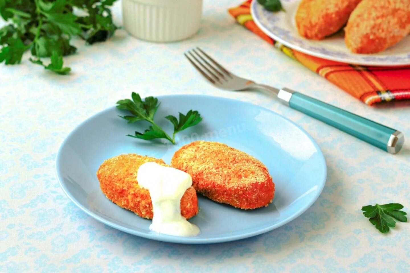 Котлеты морковные со сметаной. Морковные котлеты в духовке. Морковные котлеты постные. Котлеты с морковью. Биточки морковно-яблочные запеченные.