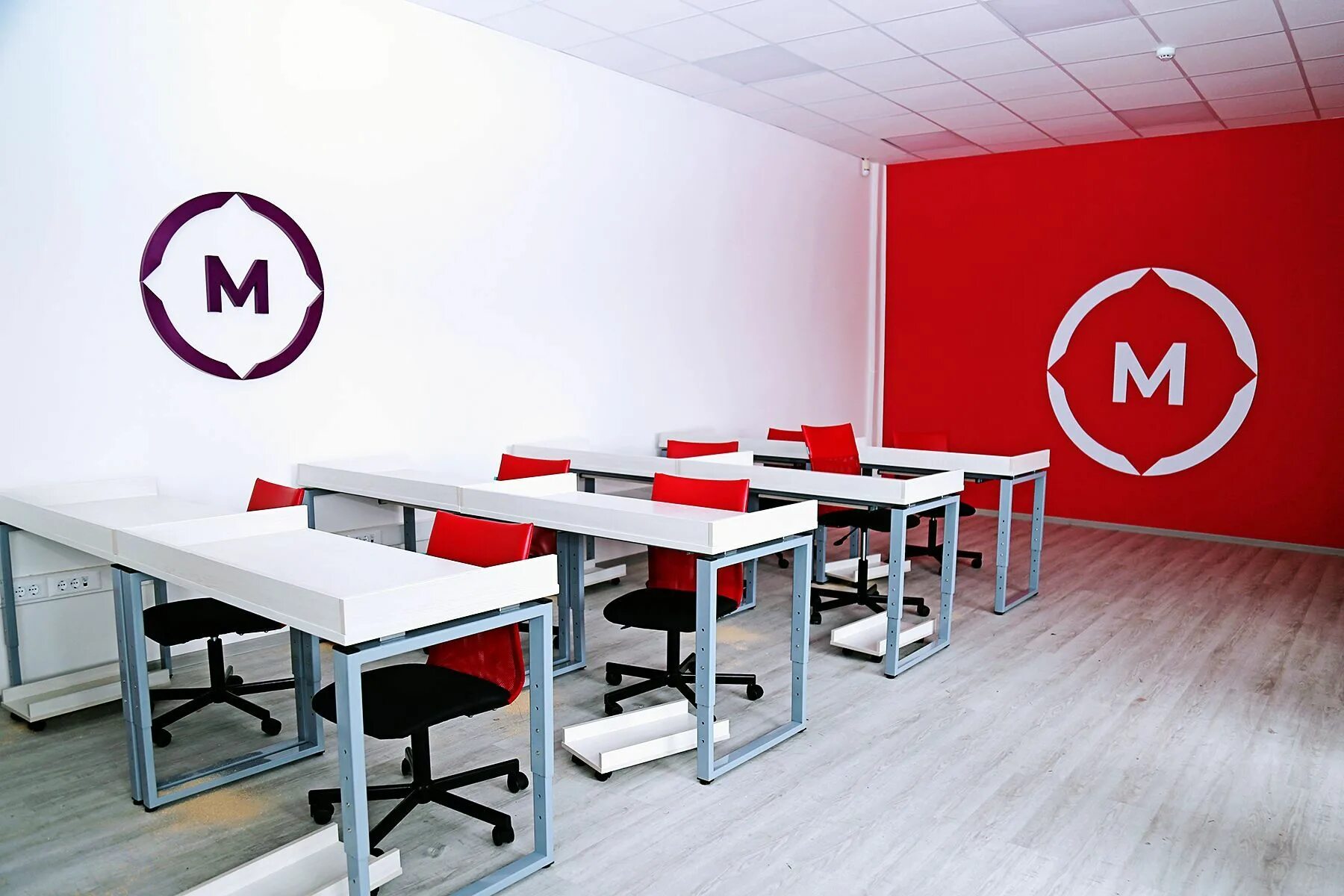 Расстановка оборудования в столярной мастерской. Планировка гаража с мастерской. Обустройство гаража. Проект 5 мастерских. Проект 5 мастерских.