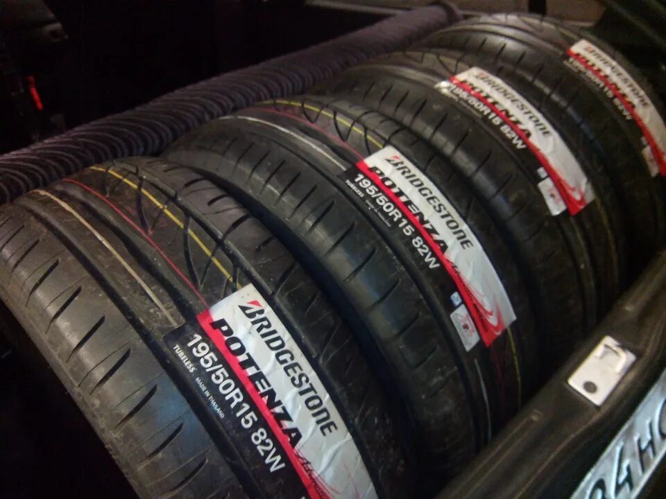 Bridgestone alenza sport. Потенза 004 Бриджстоун адреналин 195 55 15. Бриджстоун Потенза адреналин спорт 001. Bridgestone potenza Adrenalin 004 drive2. Автомобильная шина Bridgestone potenza re002 Adrenalin 195/60 r15 88v летняя.