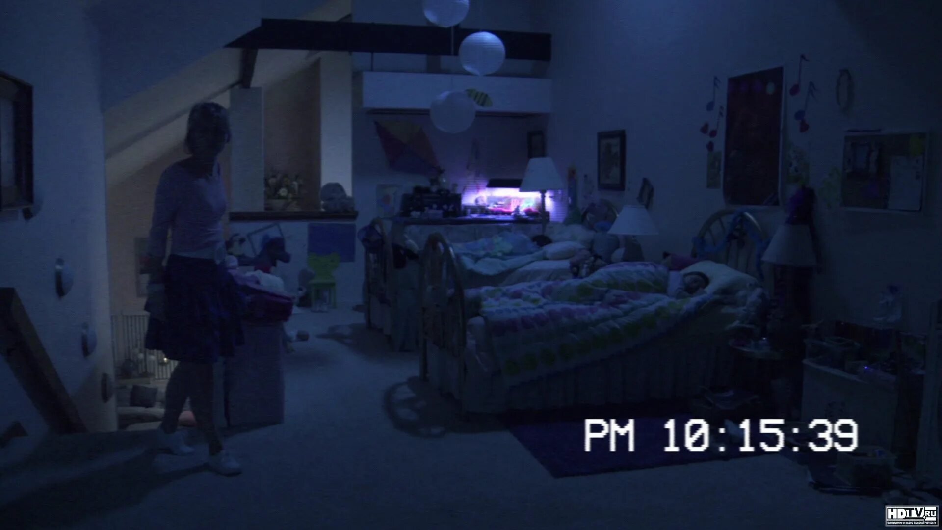 Фильм паранормальное явление 3. Паранормальные явления с зеркалами. Джоанна брэдди паранормальное явление. Нормальное явление 3. Паранормальное явление 3 кэти демон хлоя ксенджери.