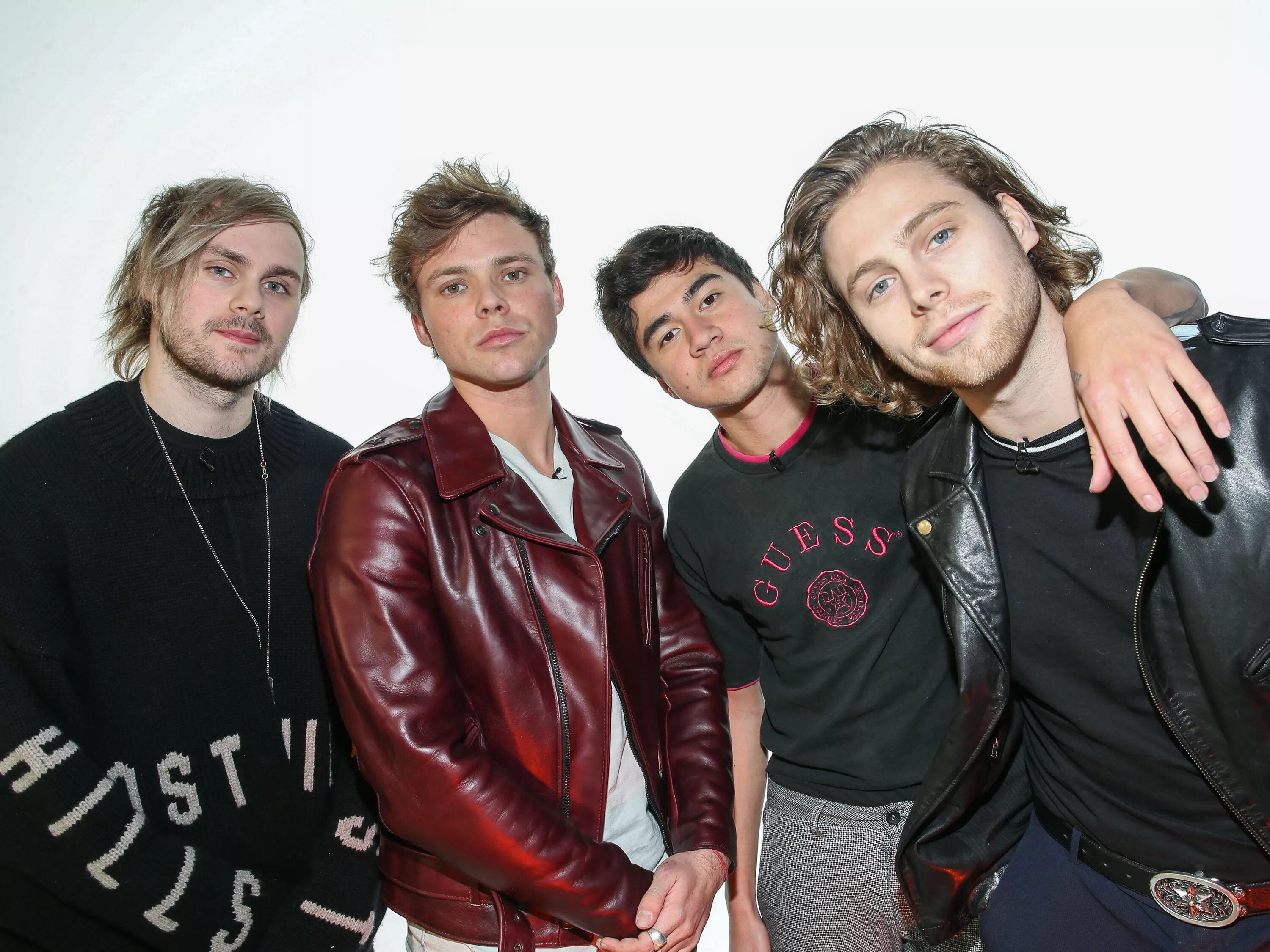 Песня seconds of summer. Группа 5 seconds of Summer. 5 Seconds of Summer 5 seconds of Summer. Группа 5 seconds of Summer 2022. 5 Секунд оф саммер группа.