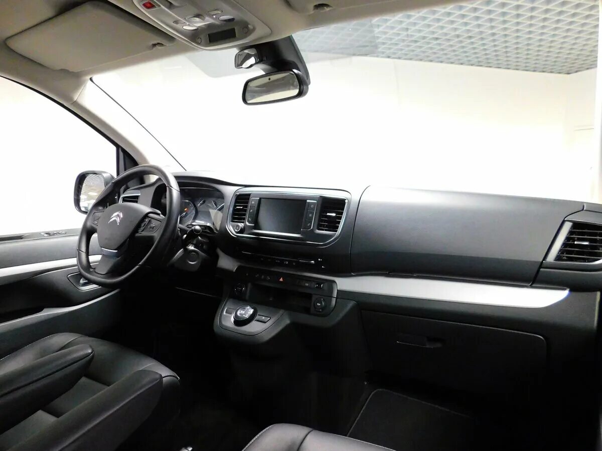 Citroen spacetourer панель. Citroen spacetourer мультимедиа тесла. Ситроен спейс турер салон. Салон ситроен space tourer. Ситроен спейс турер.