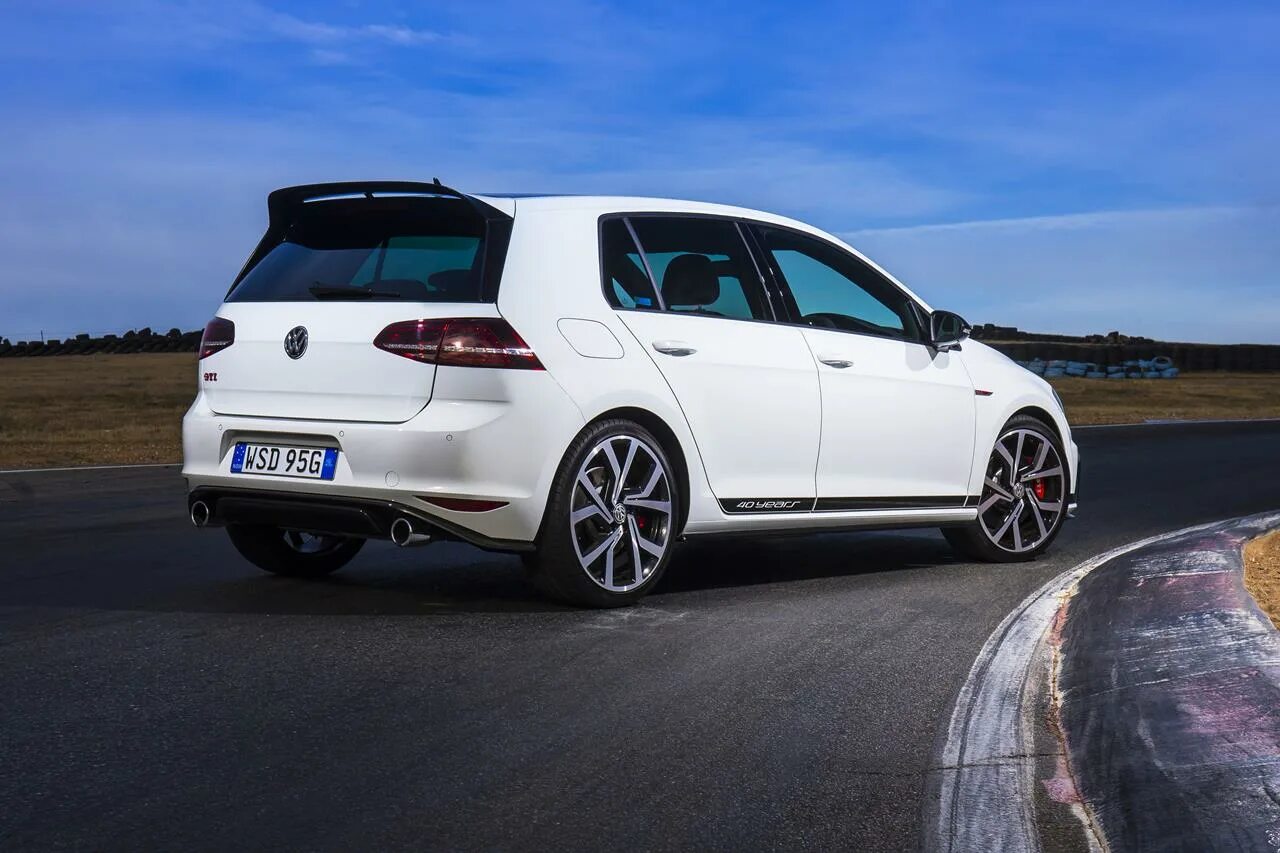 Фольксваген гольф 2016. Volkswagen golf gti 2016. фольксваген гольф gti 2016. гольф гти 2016. фольксваген гольф 2016 хэтчбек.