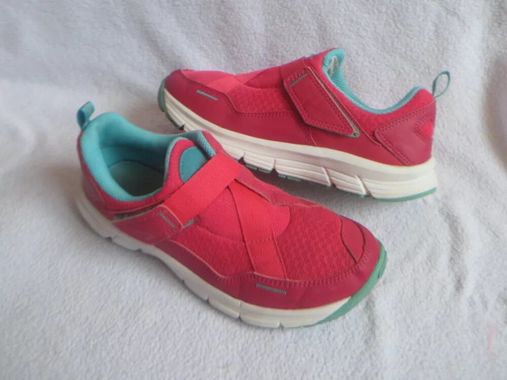 Nike кроссовки 40р. Reebok кроссовки вьетнам. Кроссовки во вьетнаме молодежные. Кроссовки для зала вьетнамского производства. Оригинальные кроссовки вьетнам.