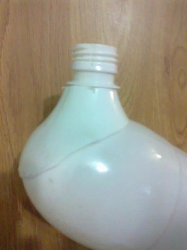 Голубь из бутылок. Голуби из бутылок пластмассовых. Голубь из бутылок. Королевский голубь из пластиковых бутылок. Поделка голубь из пластиковых бутылок.