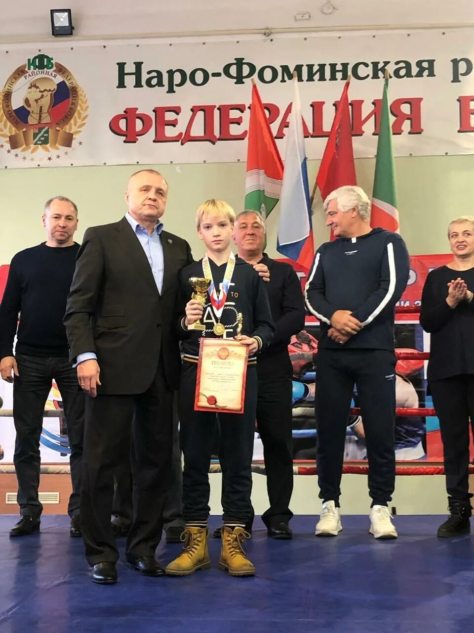 Заслуженный тренер России по боксу.