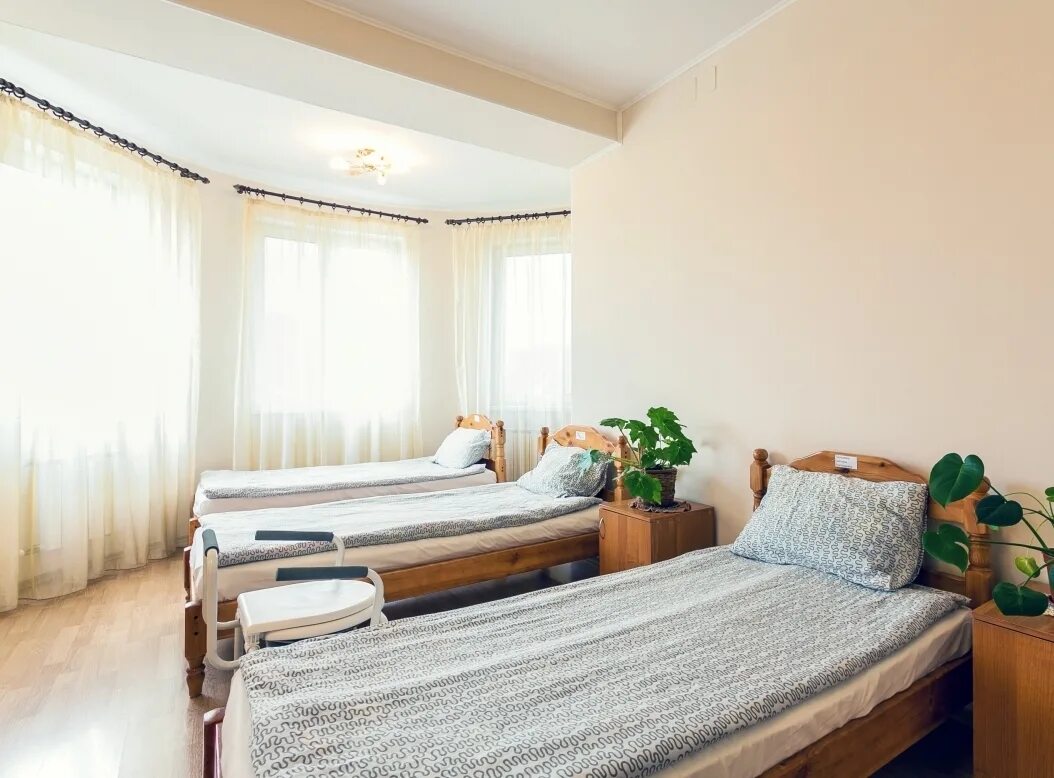 Пансионат korolev nursing home website тверь. Дом престарелых Домодедово. Пансионат УКСС В Домодедово. Комната в доме престарелых. Частные пансионаты.