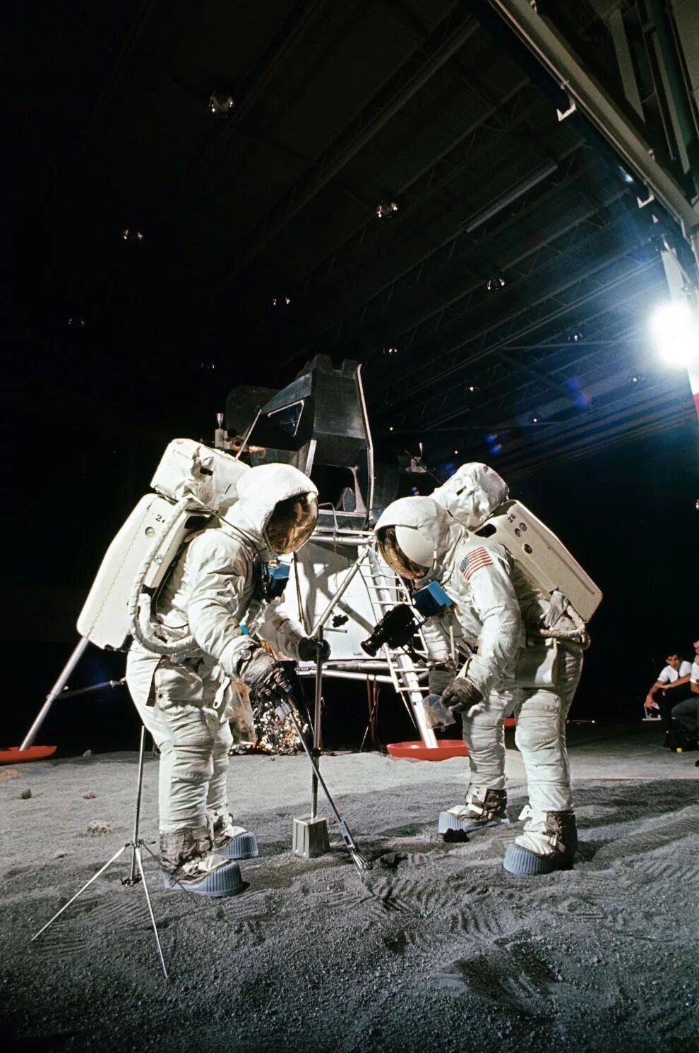 Космонавты высадились на луне. Аполлон 11 высадка на луну. НАСА Аполлон 11.