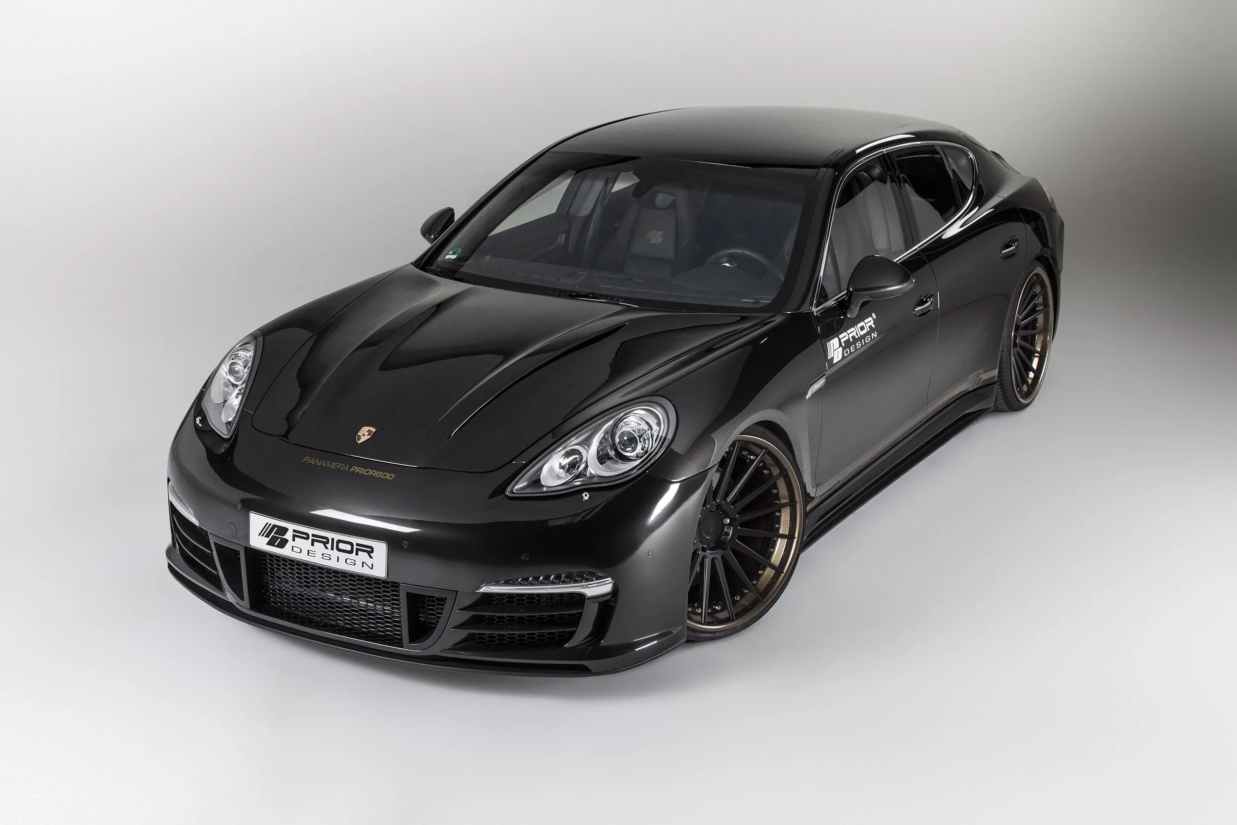 Porsche дизайн. Porsche дизайн. Часы порше кайен. Дом порше в майами. Porsche cayman 987 wallpaper.