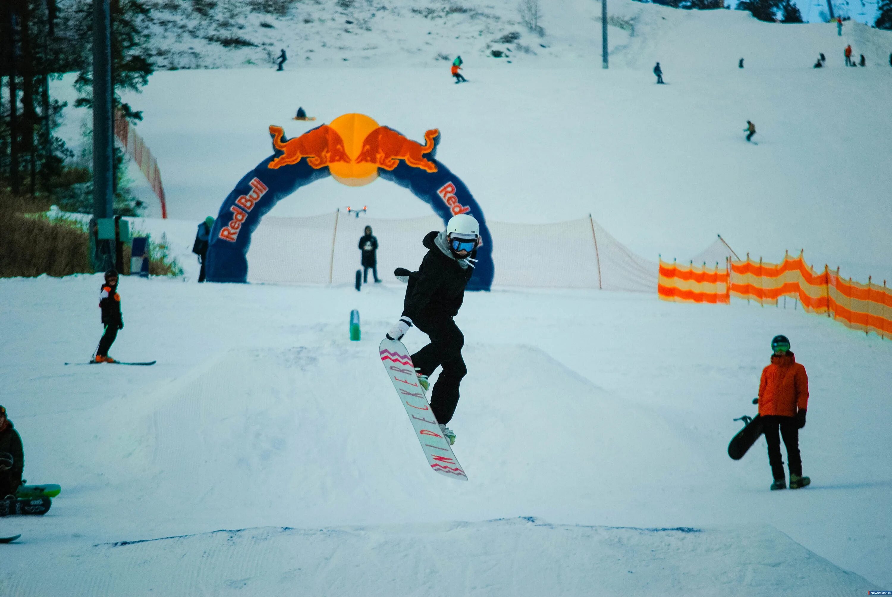 горнолыжный комплекс москва. горнолыжный комплекс каменка атяшево. глк уктус екатеринбург. открыли горнолыжный сезон. горнолыжный склон селигдар алдан.