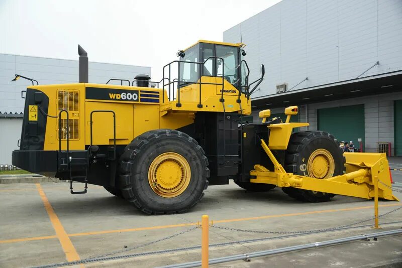 6 600 00. Колесный бульдозер komatsu wd600. komatsu wd600-6. wd 600 коматсу колесный бульдозер. колесный бульдозер komatsu wd600-3.