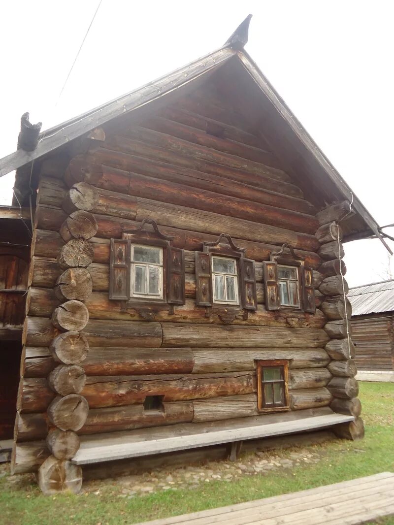 убранство деревенской избы 19 века. семёнково музей деревянного зодчества. нижняя синячиха музей-заповедник деревянного зодчества. крестьянская изба 16 века внутри. изба 18 века.