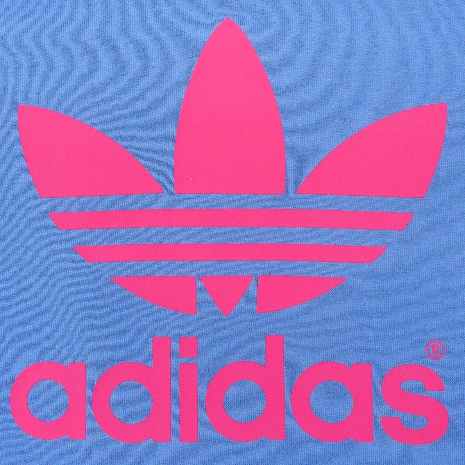 Адидас с цветами. Адидас Ориджиналс лого. Adidas Pink Rosa. Надпись адидас. Адидас логотип розовый.