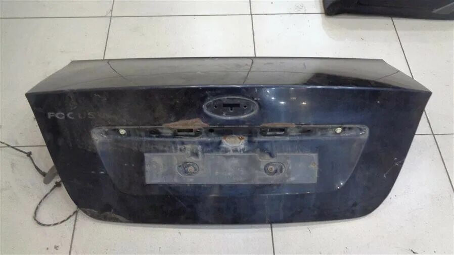 Крышка багажника форд фокус 2. Ford focus 2 крышка багажника. Крышка багажника на форд фокус 2 седан 2005г. Крышка багажника ford focus 2 седан. Форд фокус 2005 крышка багажника.