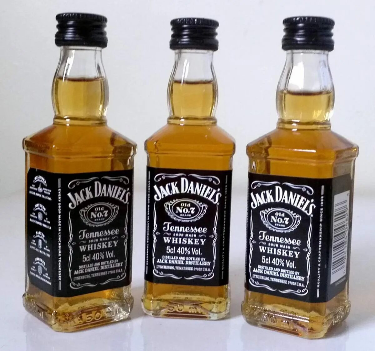 Бутылка виски. Виски Джек Дэниэлс 50 мл. Виски Джек Дэниэлс 0.2. Виски Джек Дэниэлс 0.25. Мини виски Джек Дэниэлс.