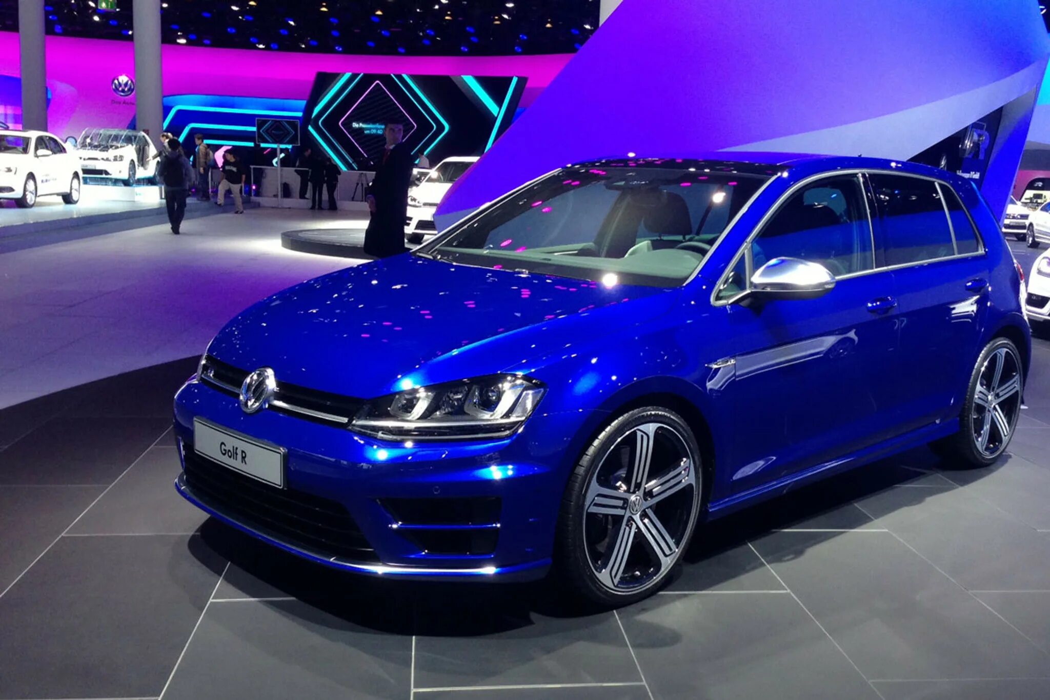 Volkswagen синий. Golf r 2016. VW Golf 7. Фольксваген гольф 4 новый. Фольксваген гольф 2017.