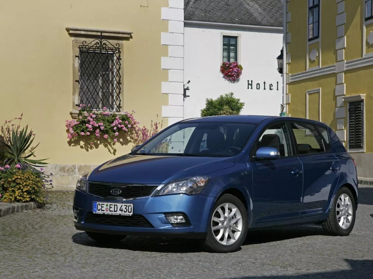 Киа сид 2011 1.6. Kia Ceed 2010. Кия СИД 2009 Рестайлинг. Киа СИД первого поколения Рестайлинг. Kia Ceed 1 поколение Рестайлинг.