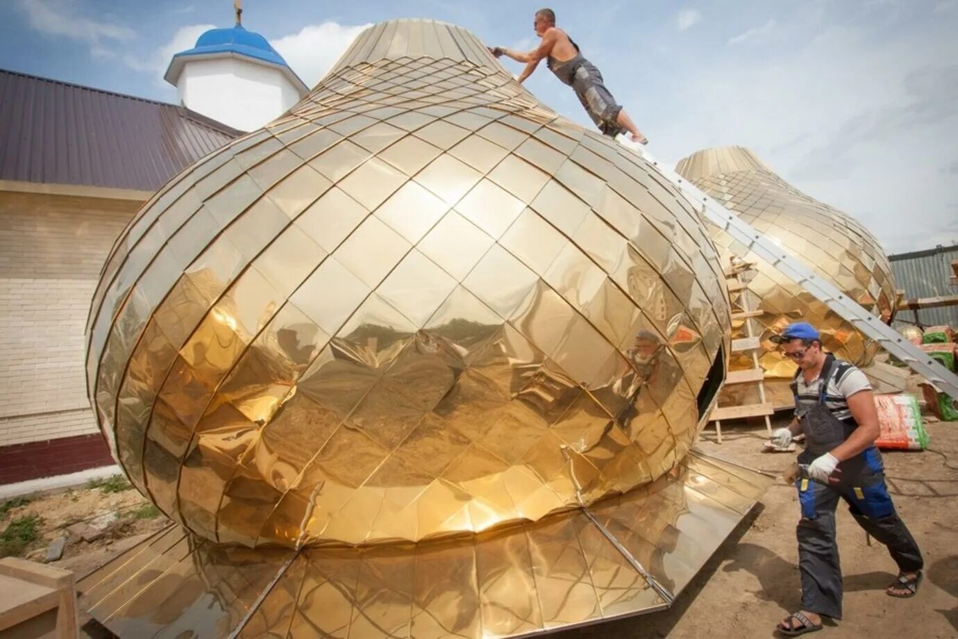 позолоченный купол. "золотой купол" фуллера в москве. позолоченный купол. позолоченный купол. купол b2014.