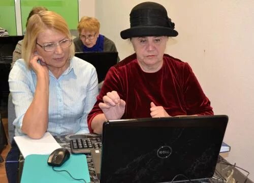 Работа в самаре для пенсионеров женщин. Сообщества для общения пенсионеров в тольятти. Подработка пенсионеру женщине. Найти работу для пенсионеров. Трудоустройство пенсионеров.