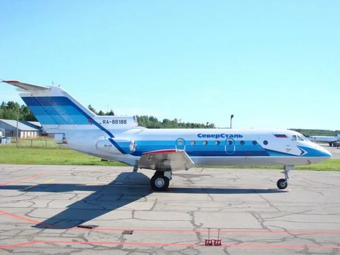 Великий устюг самолет. Аэропорт великий устюг. череповец великий устюг самолет. вологодское авиапредприятие аэропорт &quot;великий устюг&quot;. северсталь авиа аэропорт череповец.