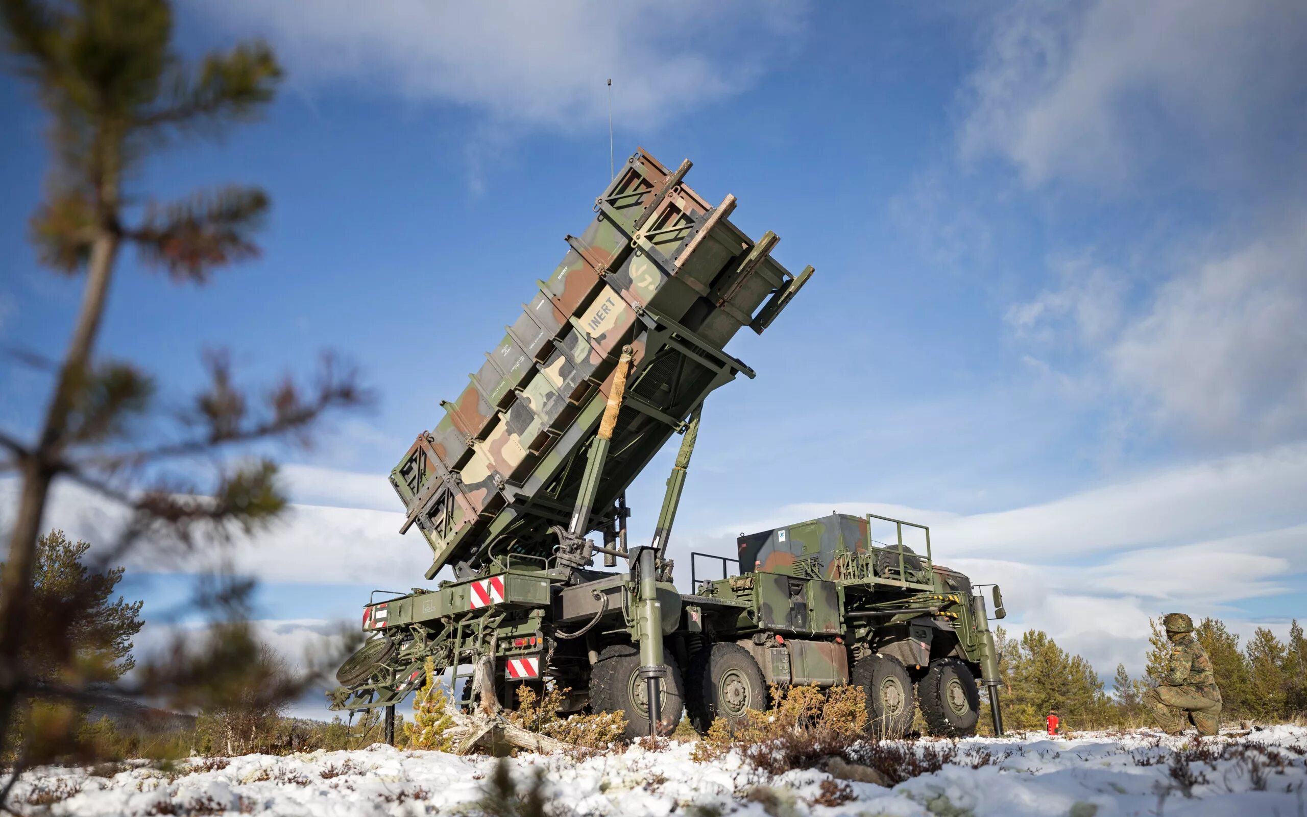 Комплексы разрушают. ЗРК mim-104 Patriot. Пэтриот зенитный ракетный комплекс. Зенитно-ракетный комплекс США «Пэтриот». Зенитный ракетный комплекс Patriot.