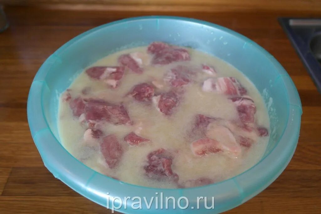 Маринад томатный для шашлыка из свинины. Шашлык в луковом соке. Шашлык из шейки. Шашлык в кефирном маринаде. Шашлык в луковом соке.