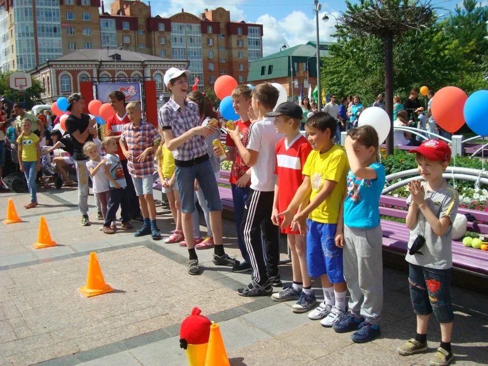 День защиты детей Тюмень. Тюмень дети. Яркие дети Тюмень. Тюмень дети в городе в Тюмени летом.