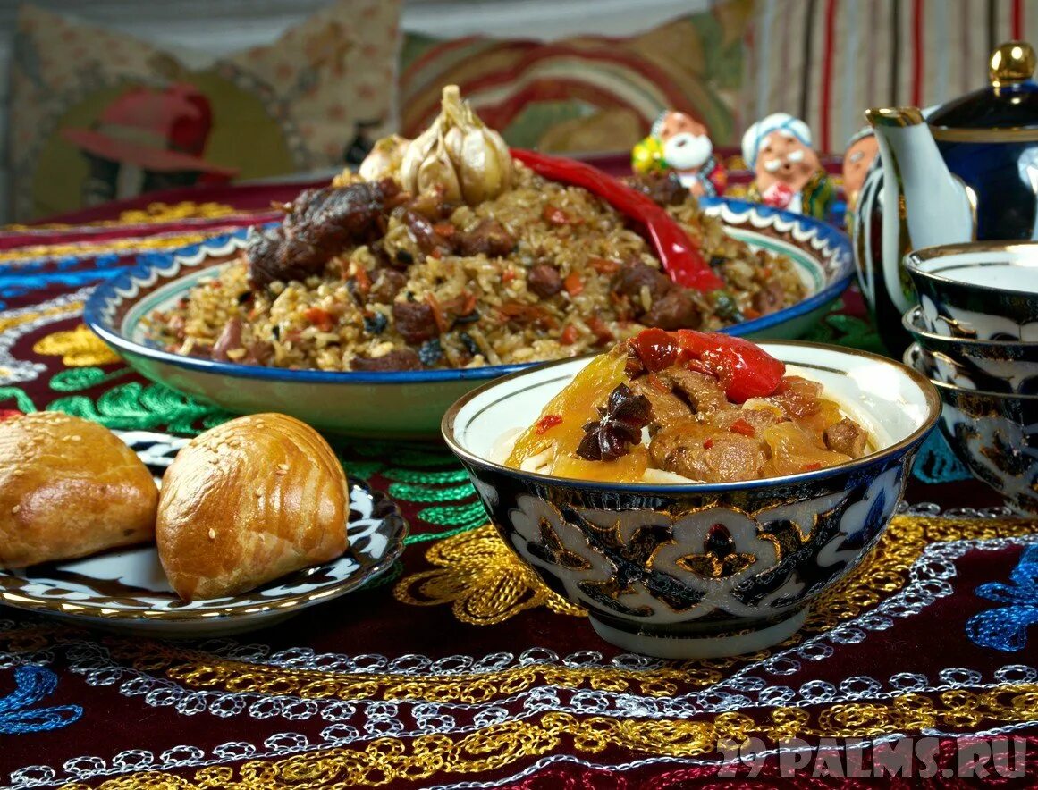 Чайхона Самарканд узбекская кухня. Узбекский дастархан. Узбекская кухня дастархан. Восточный дастархан.
