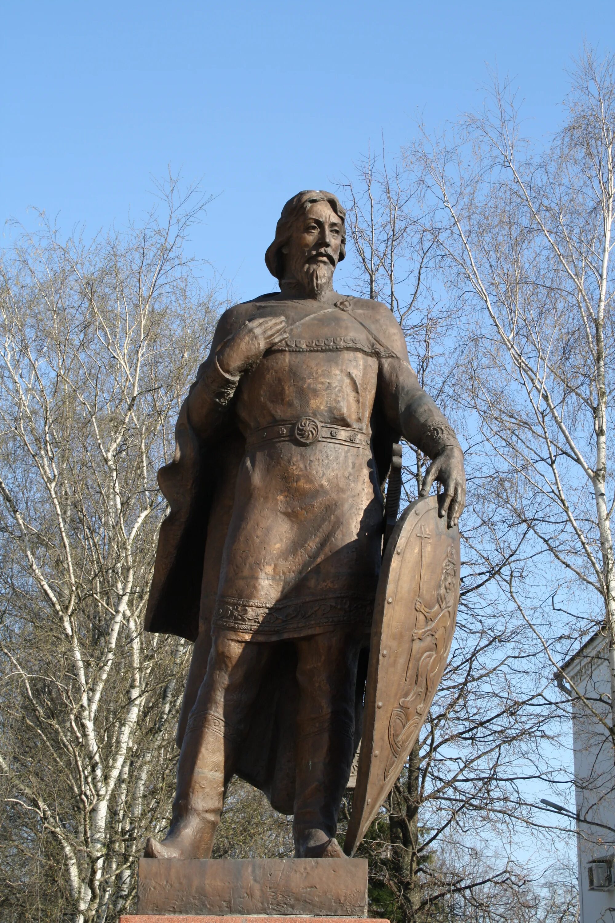 Памятник александру александрову. Старый Оскол памятник Александру Невскому.