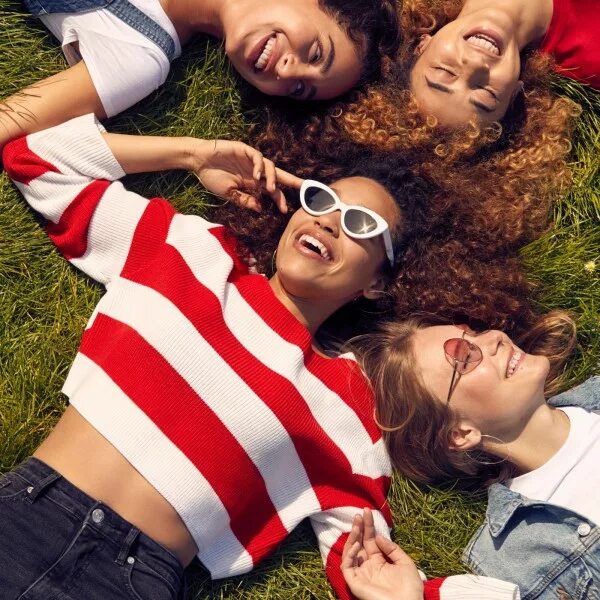 Easy go english. Команда h&amp;m. easy-going. h&amp;m народ. easy-going person.
