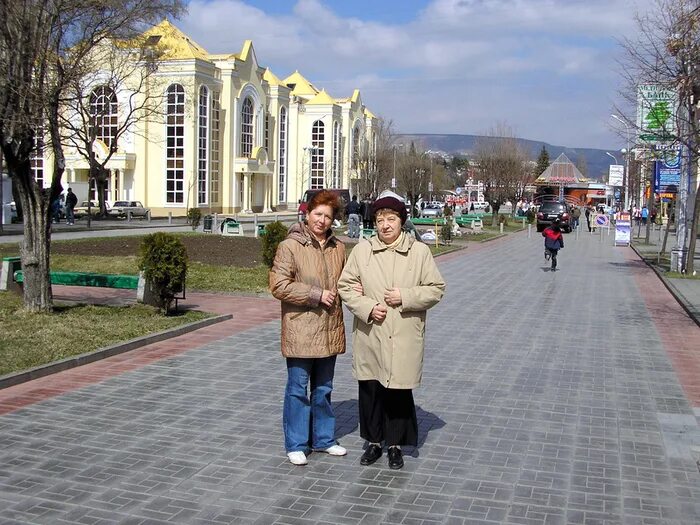 Погода в кисловодске в конце апреля. Кисловодск март. Кисловодск в апреле. Кисловодск парк март. Ессентуки в октябре.