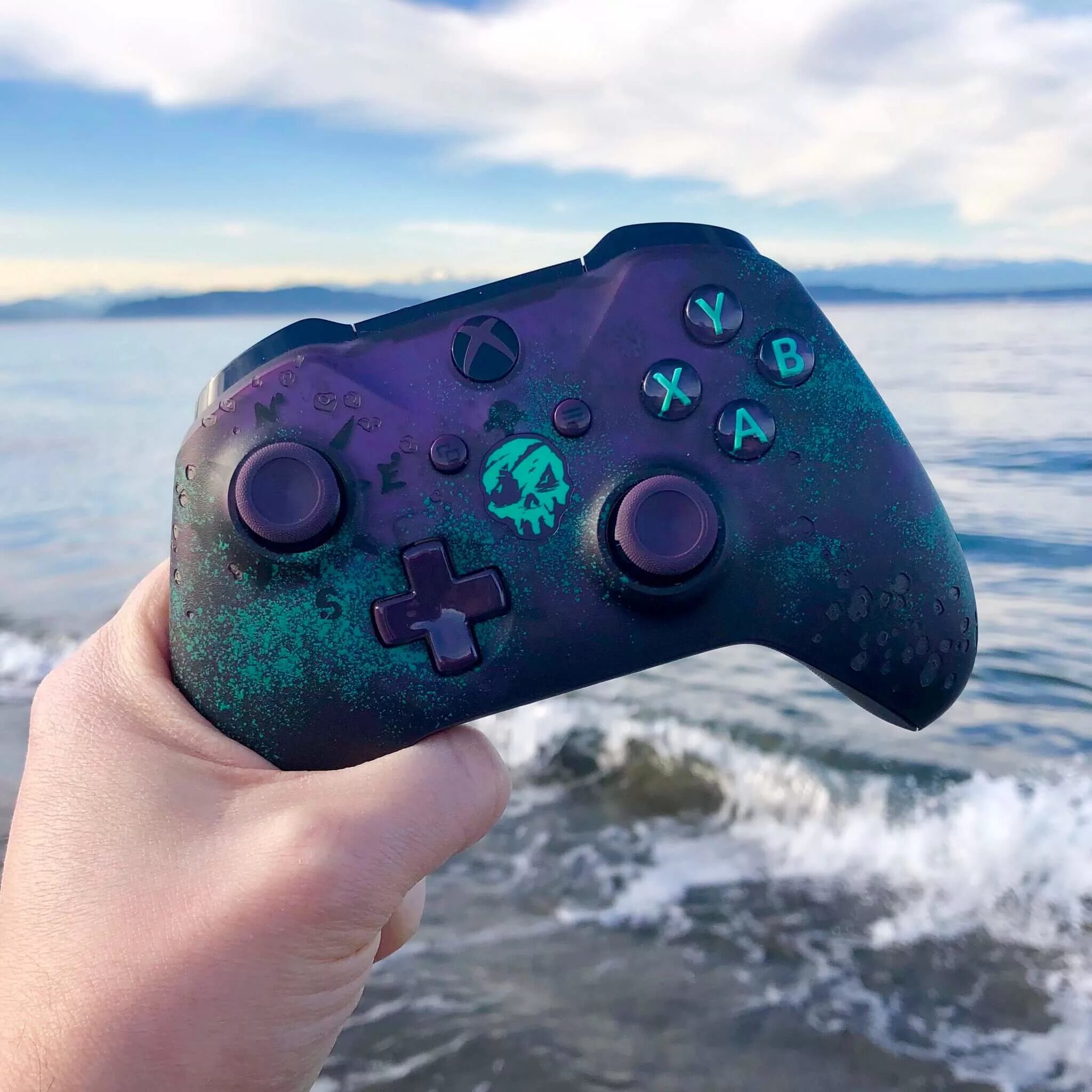 Покруче джойстики. Геймпад Xbox Sea of Thieves. Xbox one Sea of Thieves Gamepad. Xbox Controller Sea of Thieves. Xbox джойстик Sea of.