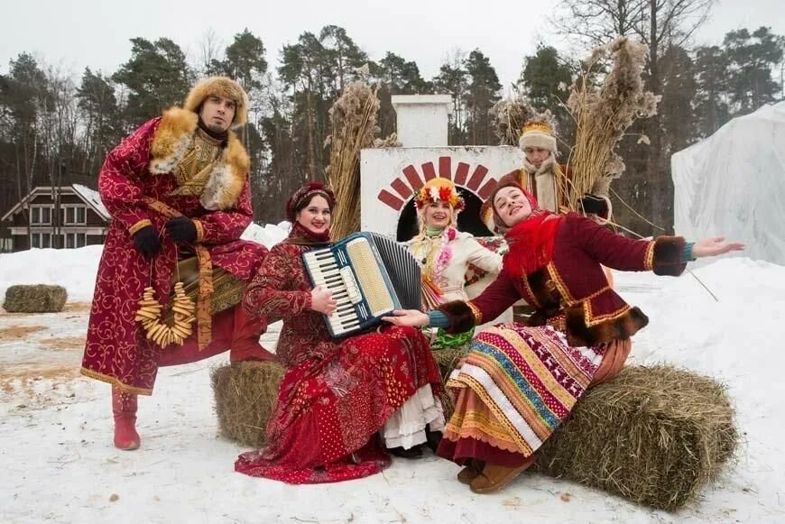 Зимние гуляния. Русские народные гуляния. Новогодние народные гуляния. Костюмы в русском народном стиле.