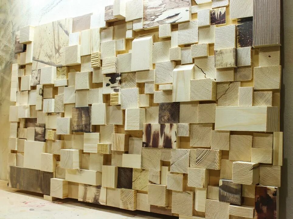 Колотая доска. 3д панели из спилов бруса Castorama. Панно из деревянных брусков. Декор стены деревянными брусками. Панно из брусков дерева на стену.