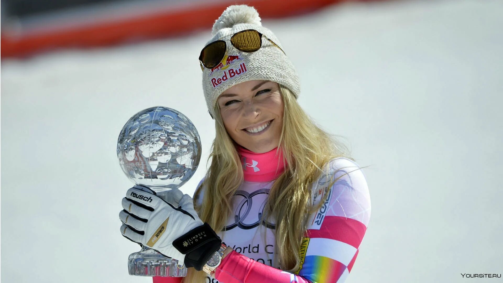 Девушки лыжницы. Лыжница Линдси Вонн. Красивые горнолыжницы спортсменки. Лыжница блондинка.