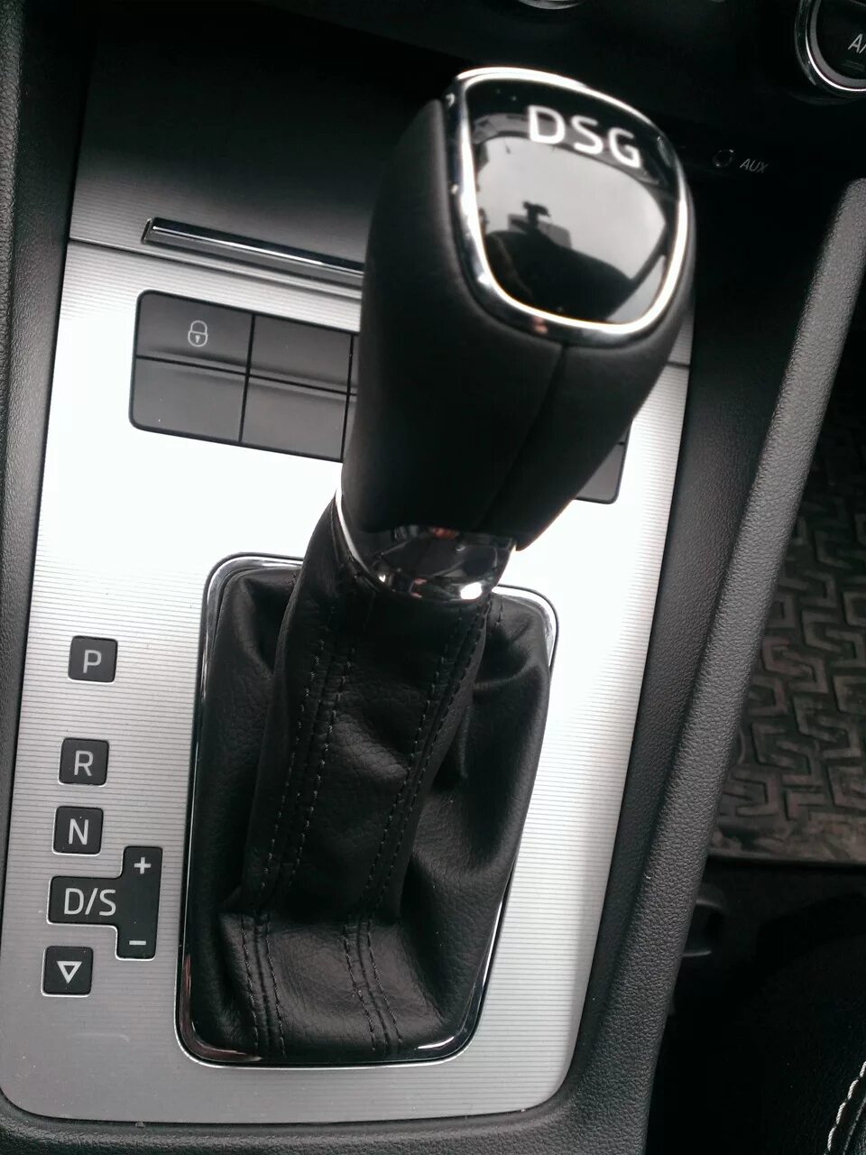 Dsg a7. Octavia a7 rs ручка dsg.