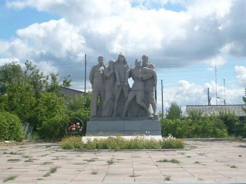 Татарск новосибирская. Мемориальный комплекс города Татарска. Г.Татарск Новосибирской области достопримечательности. Памятники города Татарска Новосибирской области. Памятники в Татарске Новосибирской области.