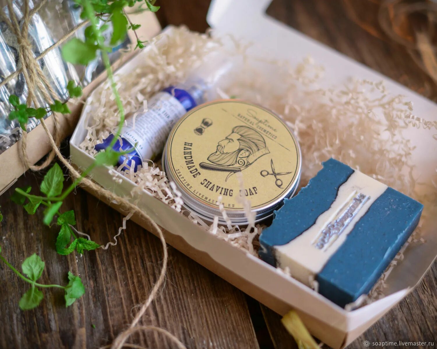 Мужской набор для мытья. Помазок джилет. Мыльные подарки для мужчин. Мужской набор нивея. Мыльно рыльный набор в подарок.