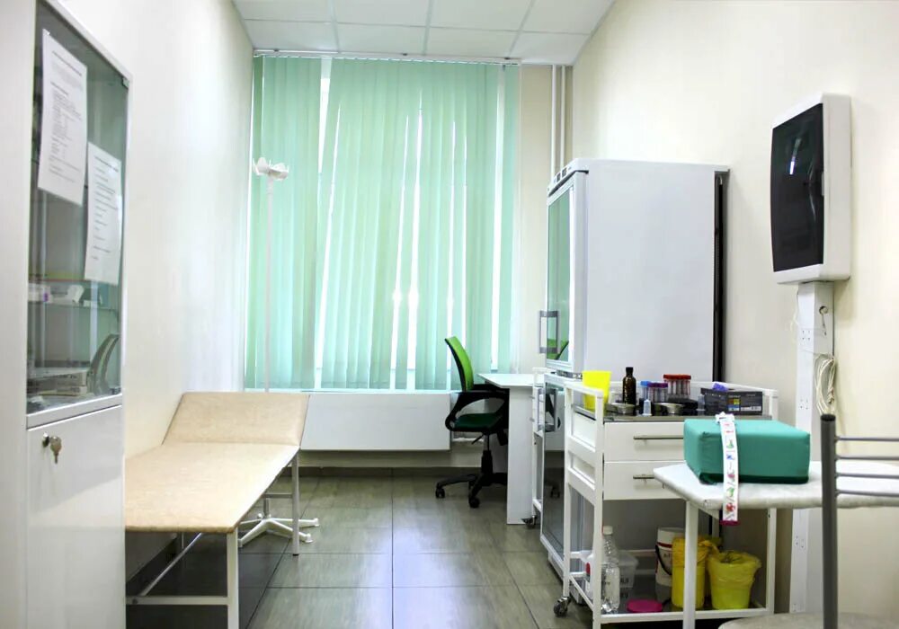 круглосуточные процедурные кабинеты. оснащение процедурного кабинета. кабинет мануального терапевта окно. круглосуточные процедурные кабинеты. процедурный кабинет.