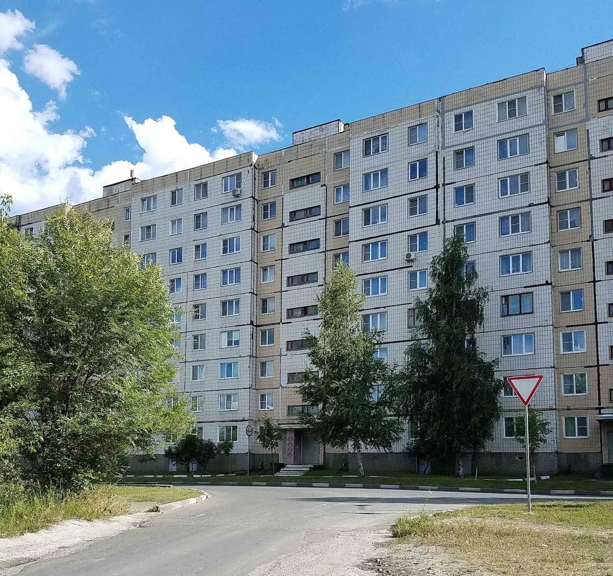 Работа старый оскол микрорайон. Микрорайон весенний старый оскол. старый оскол мкр весенний. весенний 15 старый оскол. весенний 5 старый оскол.