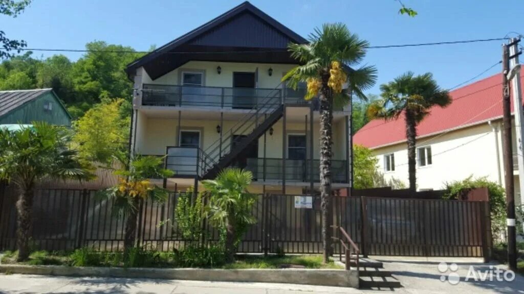 снять дом в сочи на месяц. вилла с апартаментами на курортном проспекте. вилла с бассейном в горах сочи. гостевой частный дом на море в сочи. гостевой домик с бассейном.