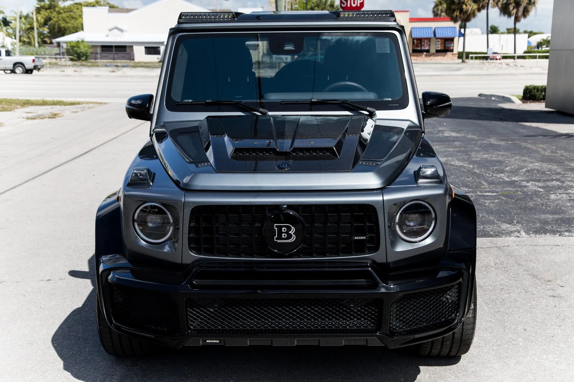 Купить новый гели. Mercedes Benz g63 AMG Брабус. Брабус g63 2021. Mercedes Benz g63 Brabus 2021. Мерседес Гелендваген 2023 Брабус.