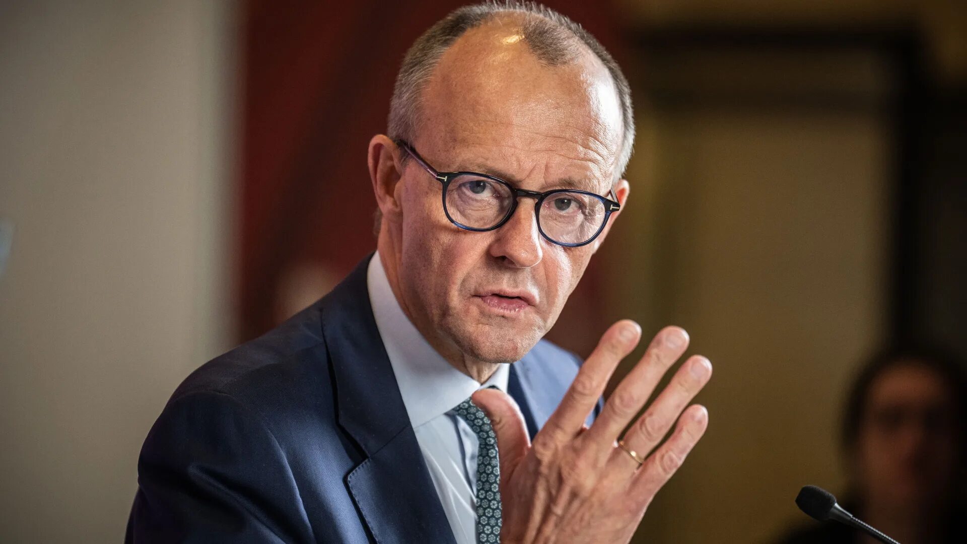 Лидер ХДС Фридрих Мерц заявил, что Германия должна стремиться к большей независимости от США.