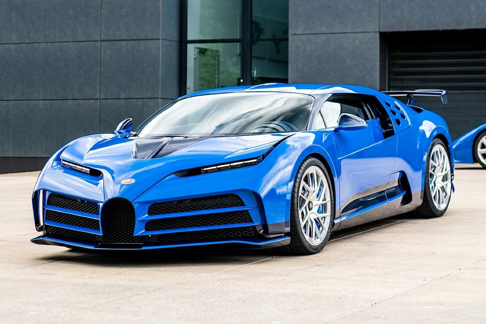 Новая bugatti. Бугатти Centodieci. Бугатти Centodieci 2022. Bugatti 2023. Бугатти Atlantic 2020.