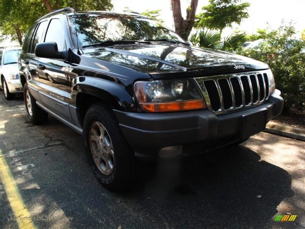 Гранд чероки 2000 года. Jeep Grand Cherokee 2000. Jeep Grand Cherokee Laredo 2000. Jeep Grand Cherokee 2000 черный. Джип Гранд Чероки Ларедо 2003.