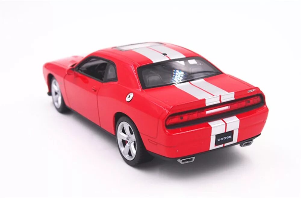 Коллекционная модель додж челленджер 1970. Dodge challenger maisto 1 24. Легковой автомобиль maisto dodge challenger 2008 (31280) 1:24. Dodge challenger 1 24 welly. Сборная модель додж челленджер 1/24.