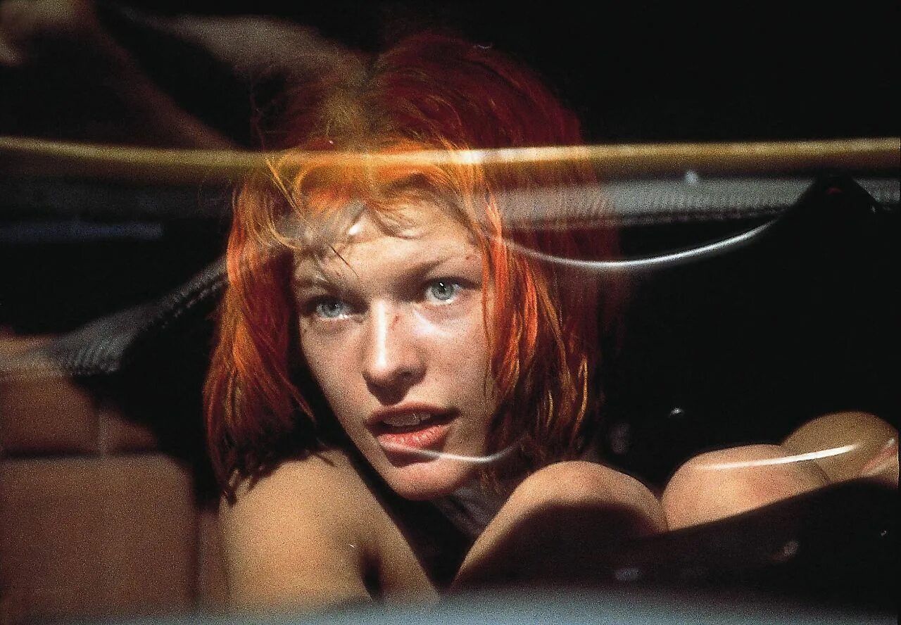 Пятый элемент фильм готье костюмы. 5 элемент милла йовович. Милла йовович 5 элемент. Лилу даллас ("пятый элемент", 1997). Мила ойовичи пятый элемет.