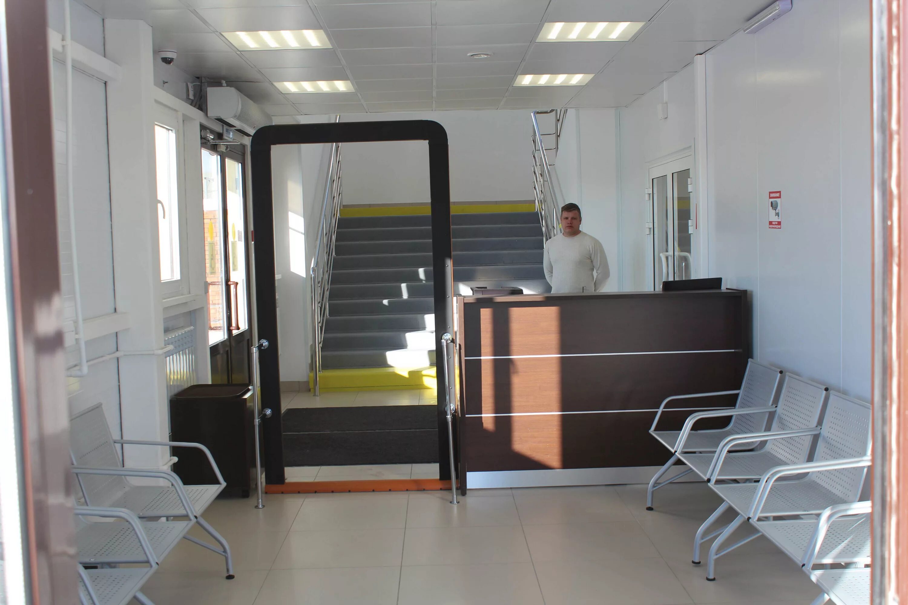 центр содействия мигрантам волгоград краснополянская. центр содействия мигрантам. центр содействия миграции краснополянская 17б волгоград. миграционный центр здание. миграционная служба волгоград краснополянская.