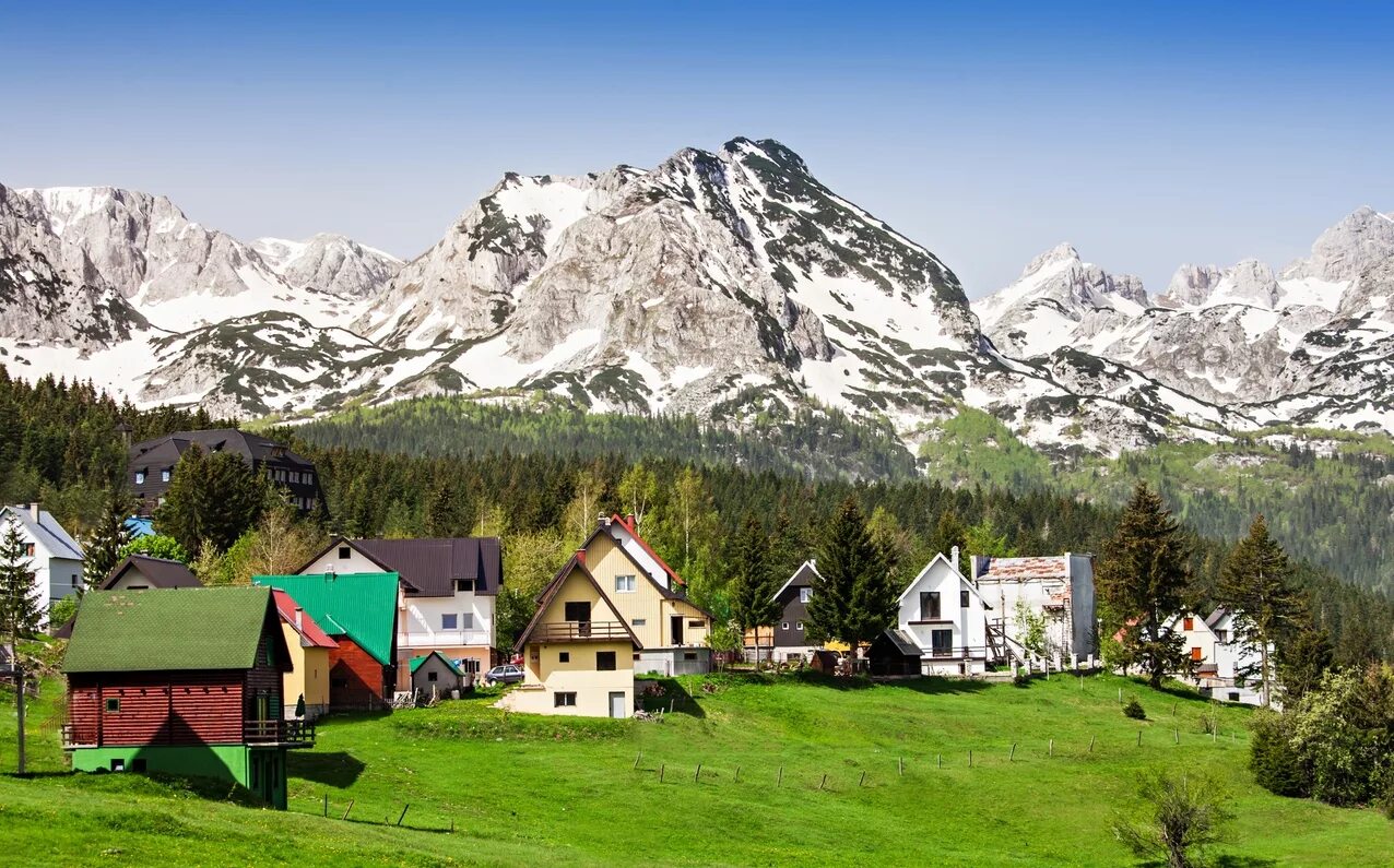 Жабляк черногория. Zabljak Черногория. Гора Жабляк Черногория. Жабляк горнолыжный курорт. Дурмитор Черногория зимой.