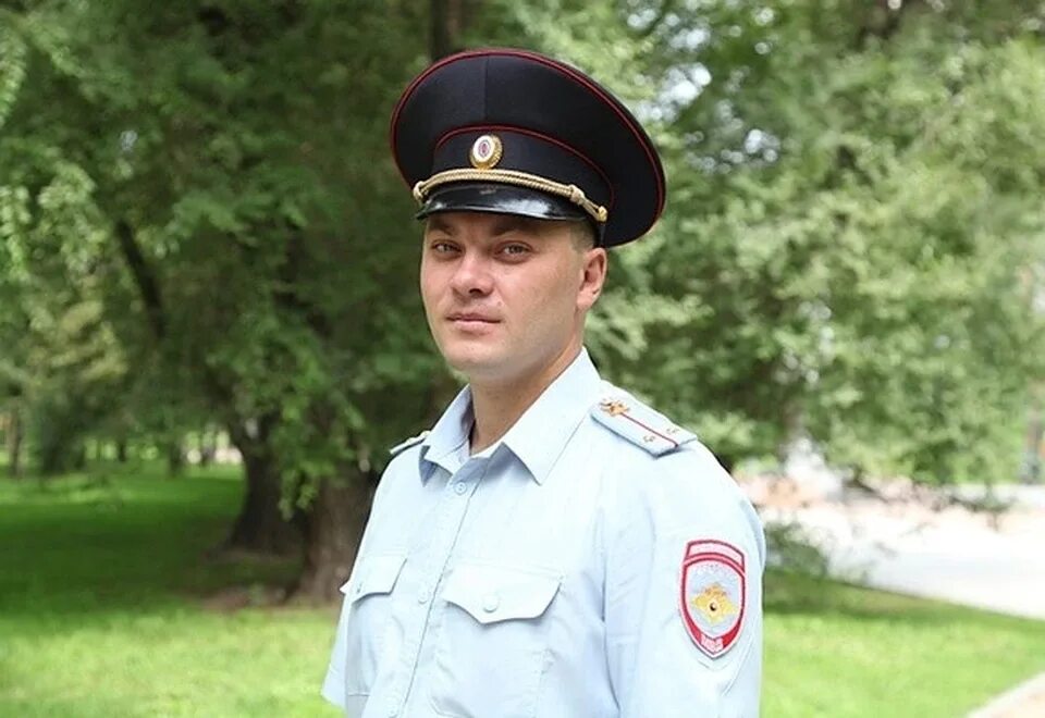 Полицейский. Российский полицейский. Молодой милиционер